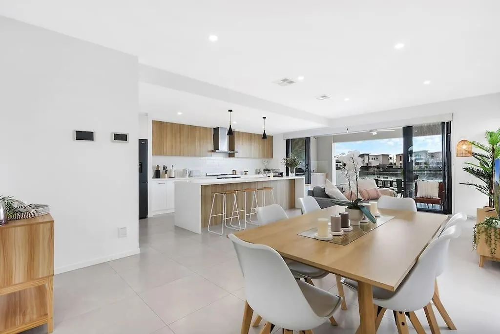Canal Bliss 4Br Waterfront Hope Island Home Gold Coast Apartment